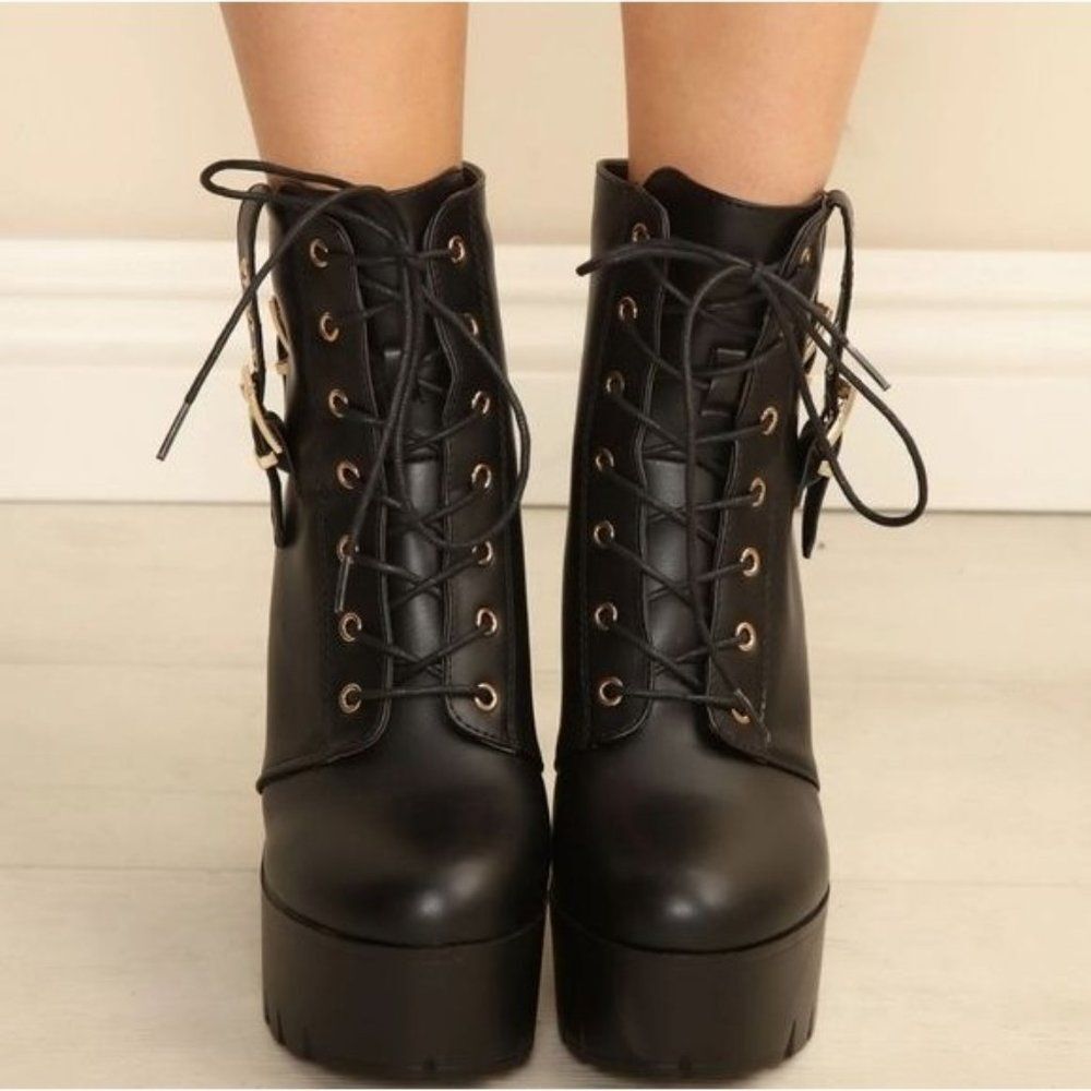 Women's Block Heel Lace Up Botties Black Color - Picture 3 of 5